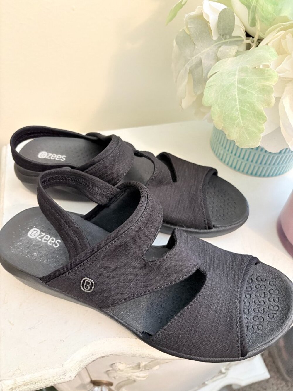Bzees black sandals, size 8m, gently used